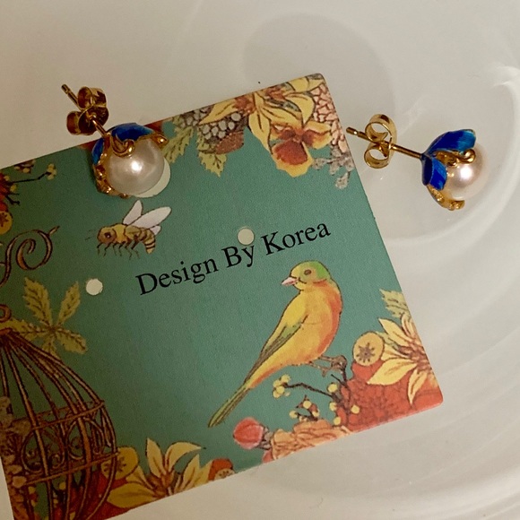 DESIGN BY KOREA PEARL & BLUE ENAMEL EARRINGS NWOT - Picture 5 of 8